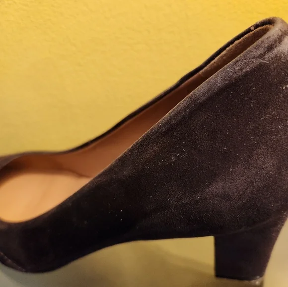 EUC Talbots Brown Suede Heels - Picture 7 of 8